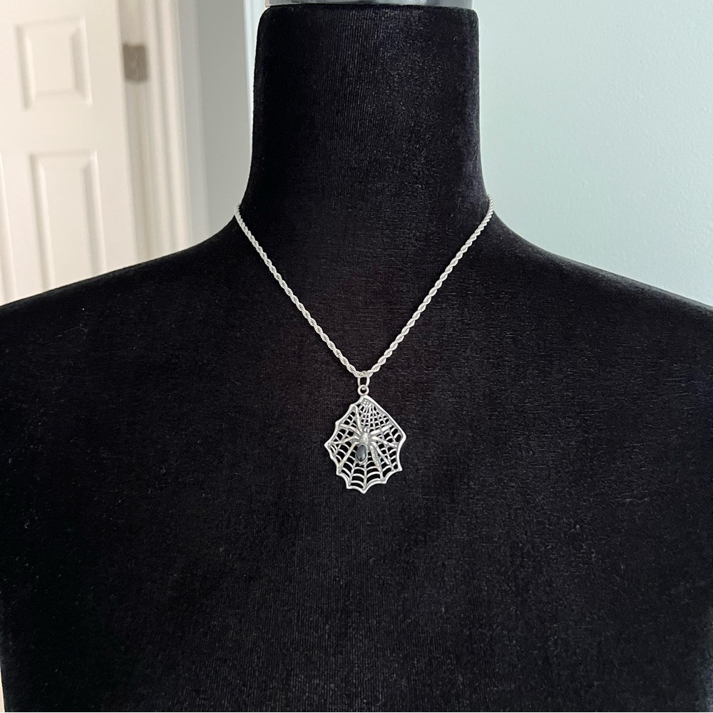 SOLD Vintage 925 Sterling Silver Black Onyx Spider Web Pendant 5.3g Halloween - Picture 11 of 11